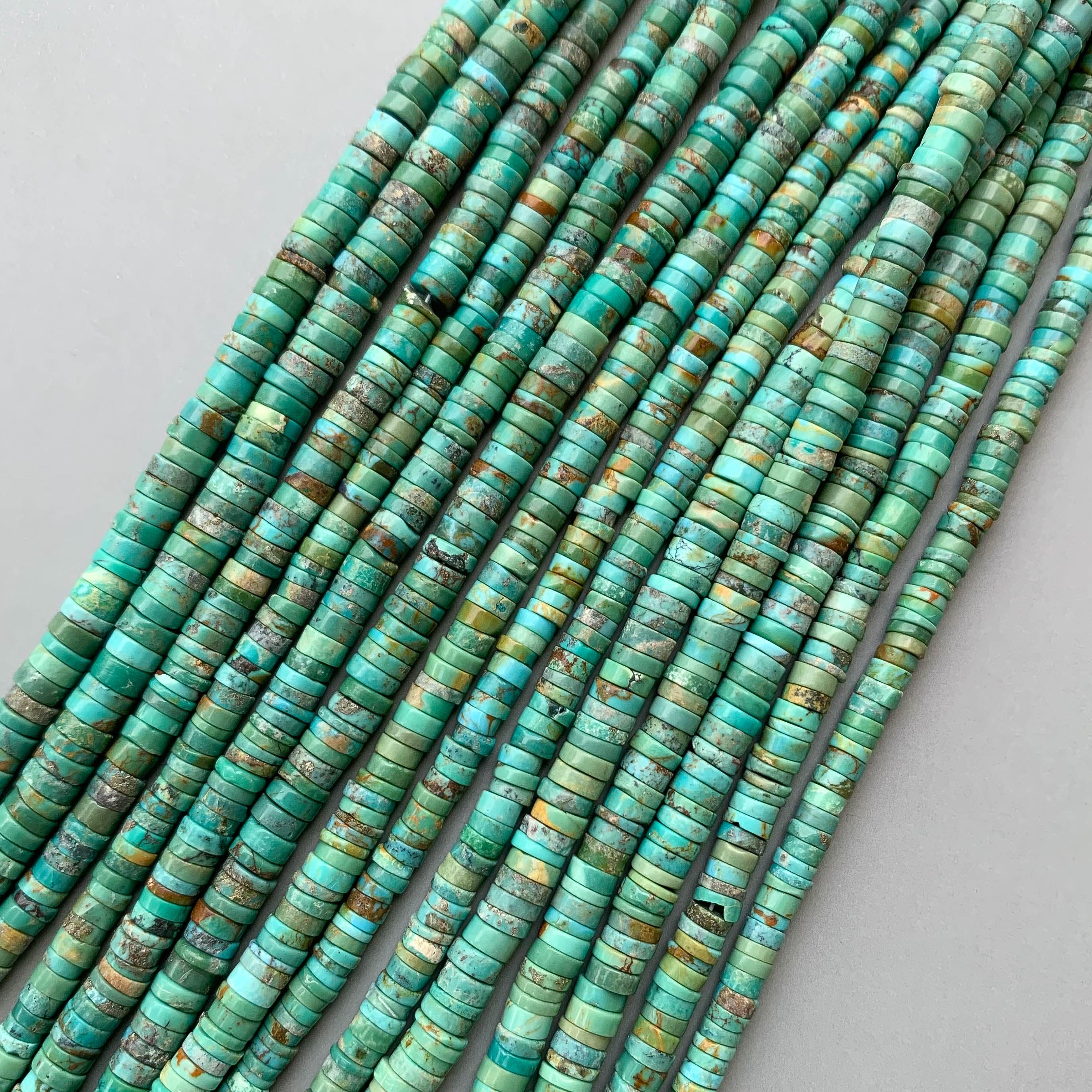 Arizona Turquoise Smooth Heishi Tyre Beads 3.5-4mm – 18″ Tyre Shape Gemstone Beads Strand